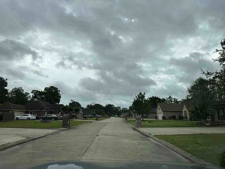 Exterior Neighborhood (street photo)