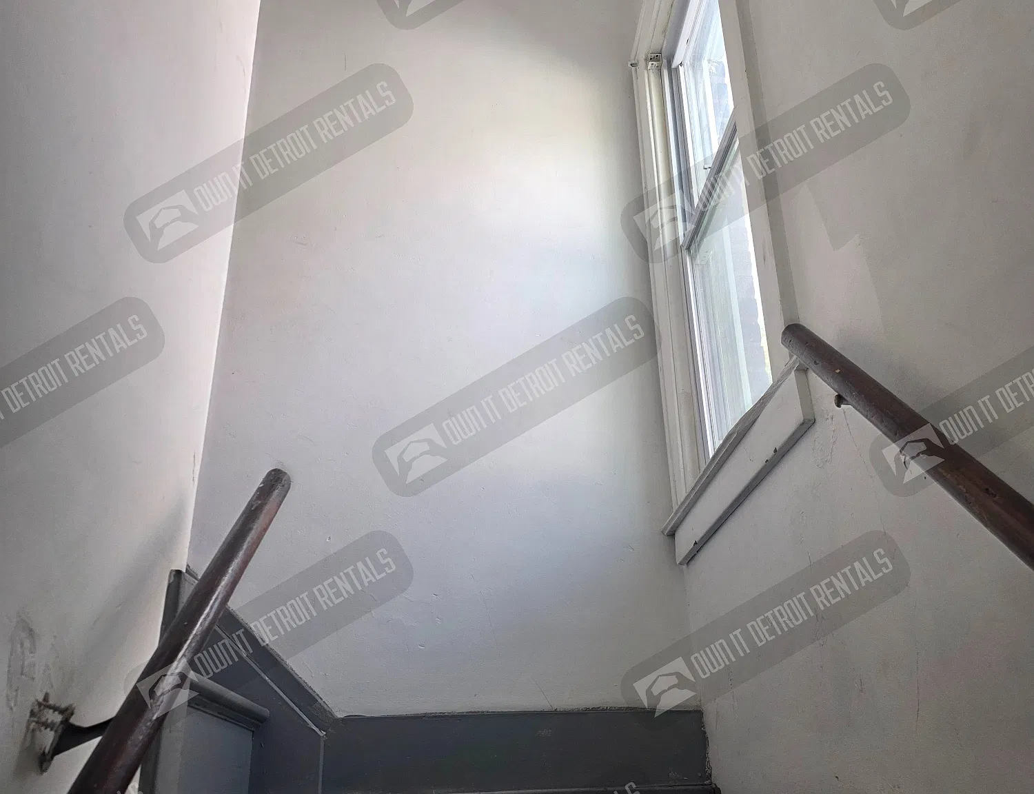 Upper Unit 2bed — Photo 2