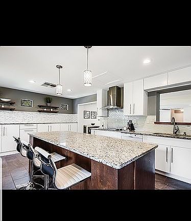 4th image of 601 Paseo Canada St