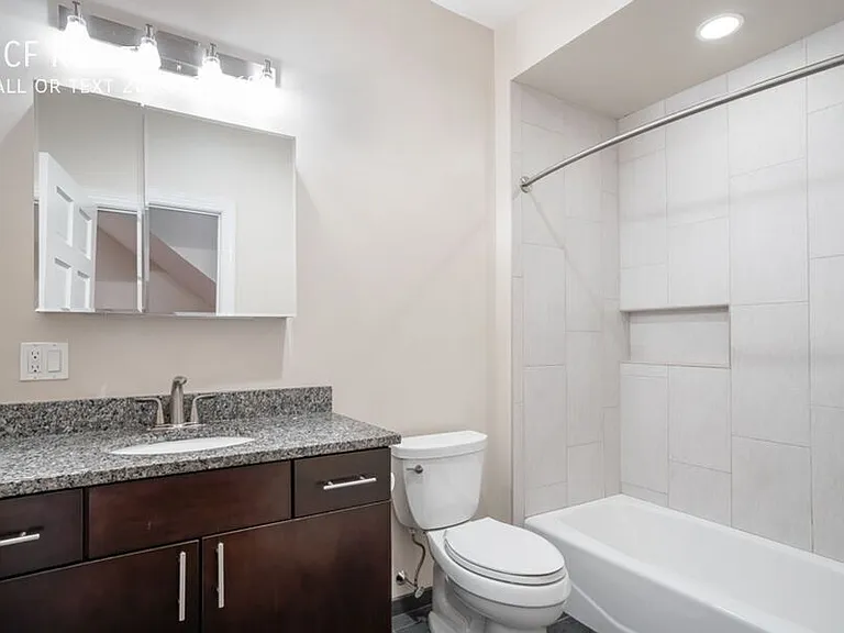 724 N 3rd St #2F — Photo 14