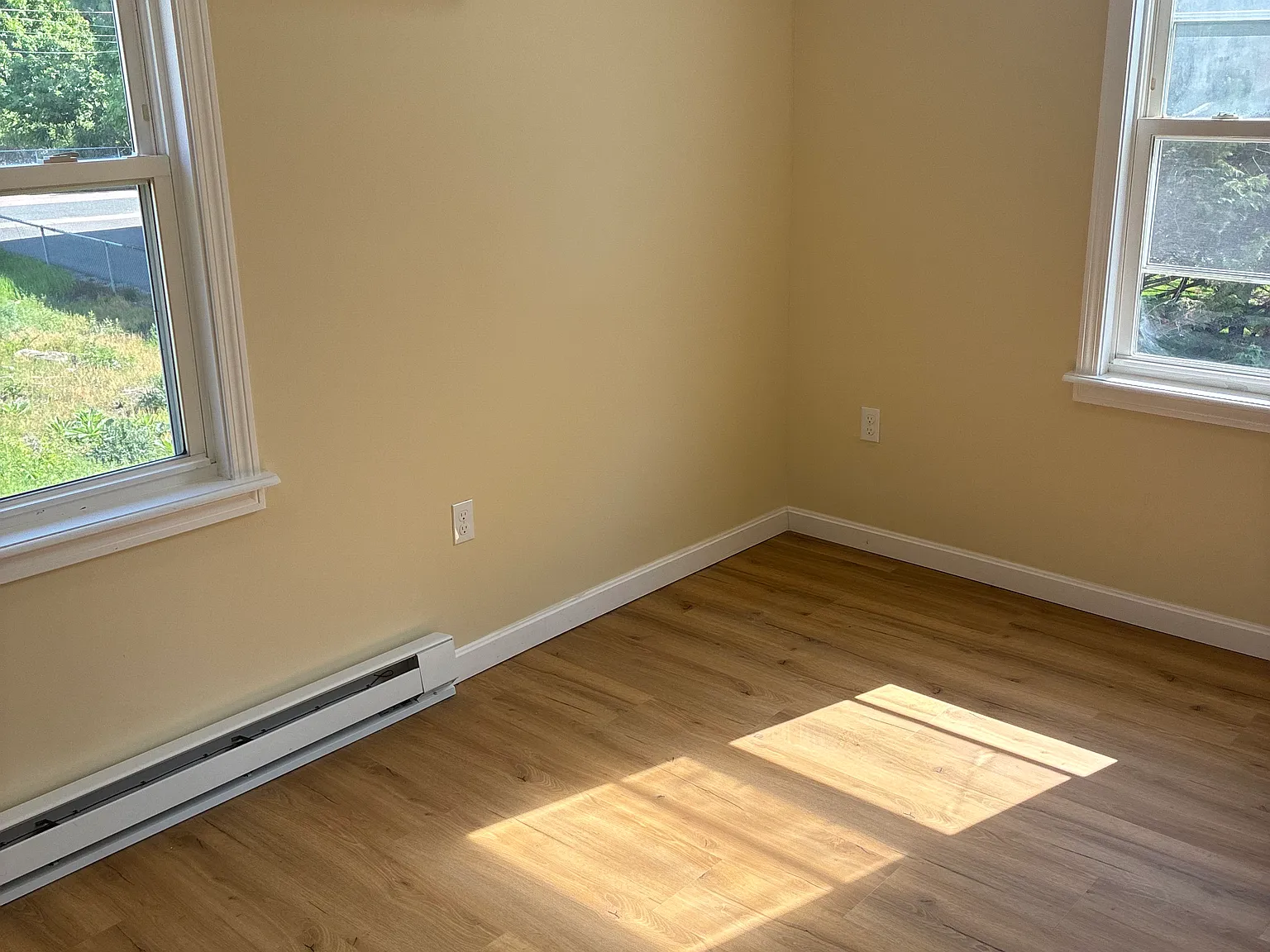 3 bed, 942 sqft, $3,250 — Photo 2