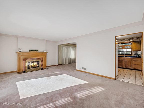 5th image of 916 S Waiola Ave