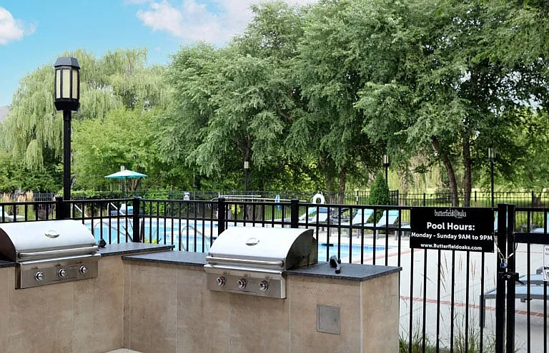 Butterfield Oaks Apartments — Photo 26