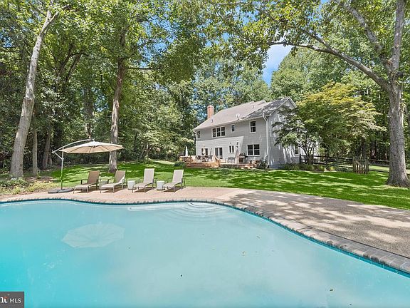 4th image of 6452 Knight Dr
