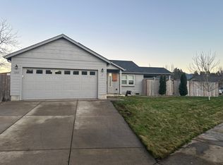 1200 Riverfront Way, Cottage Grove, OR 97424