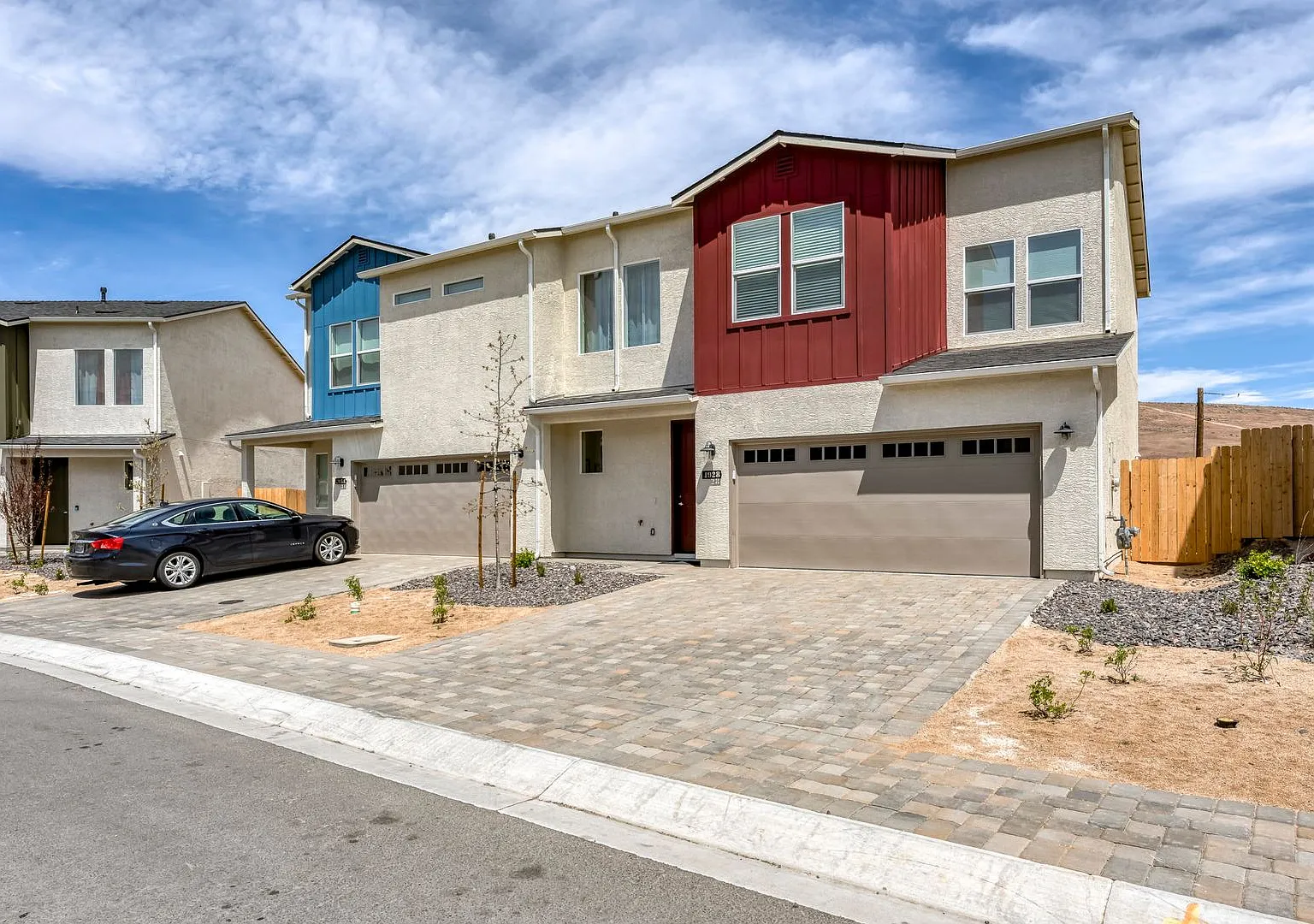 Fully Furnished Modern Townhome with Flexible Leases and All Utilities Included — Photo 2