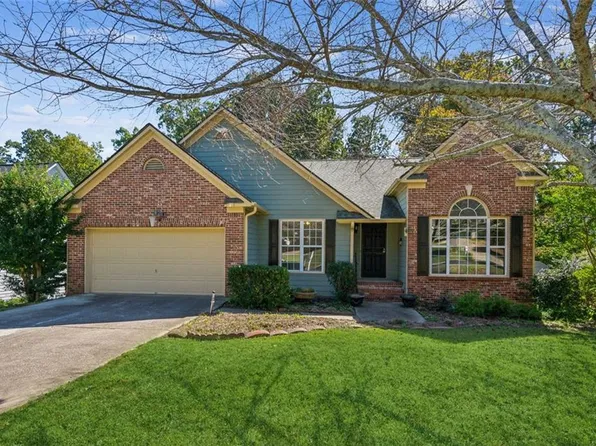 5757 Newberry Point Dr, Flowery Branch, GA 30542