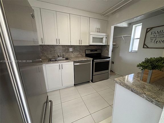 3rd image of 8060 Fairview Dr APT 101