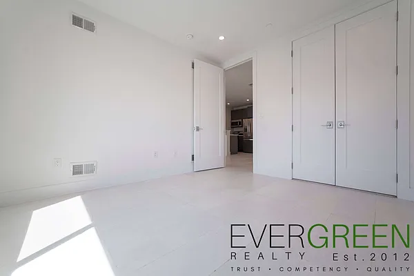 Rented by Pinn Realty | media 7