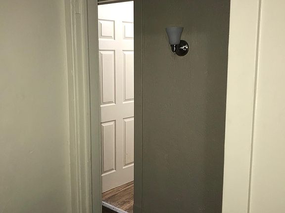 5th image of 1421 E 94th St #Up