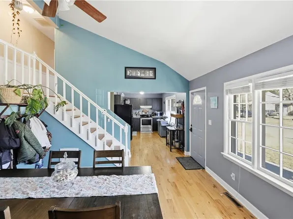 945 Redwood Cir, Virginia Beach, VA 23464