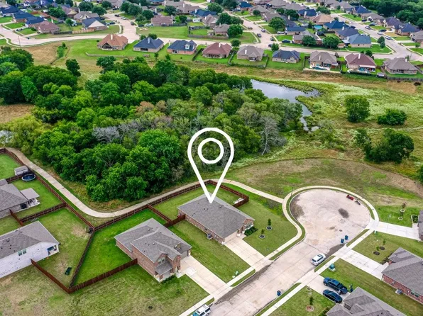 1519 Running Brook Ct, Kaufman, TX 75142