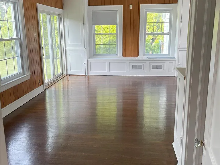 56 Nassau Blvd — Photo 11