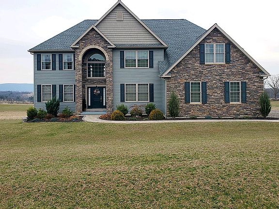 3rd image of 30 Highland Garden Dr