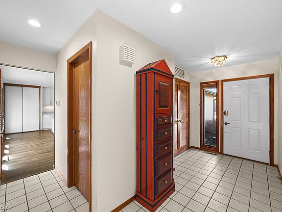 2nd image of 10767 Meadow Trl