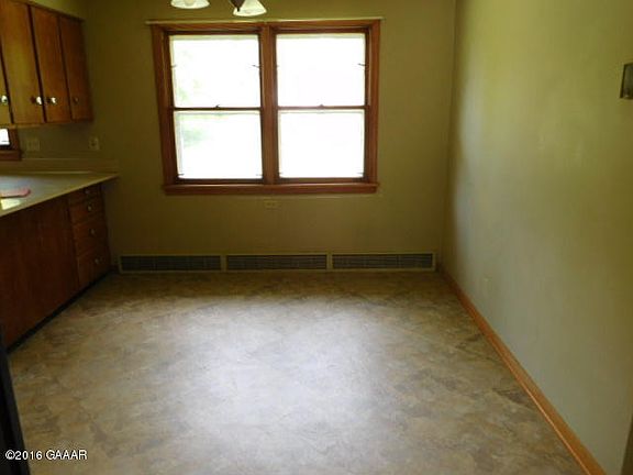 5th image of 816 1st St SE