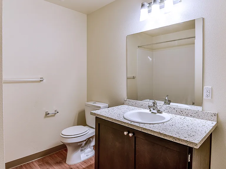 Vine Maple Apartments — Photo 10