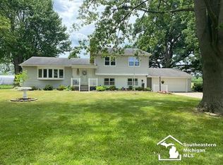 303 Calvin St, Monroe, MI 48162