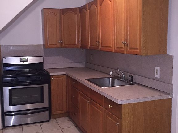 2nd image of 27 Llewellyn Ave