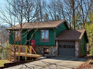 2 White Pine Cir, Arden, NC 28704