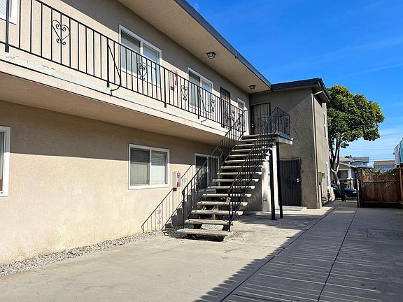 3rd image of 1071 Olive Ave #5
