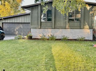 225 4th St NE, Plainview, MN 55964