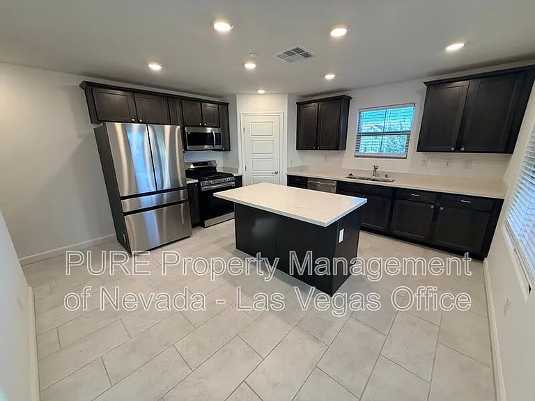 815 Watford Pl — Photo 13