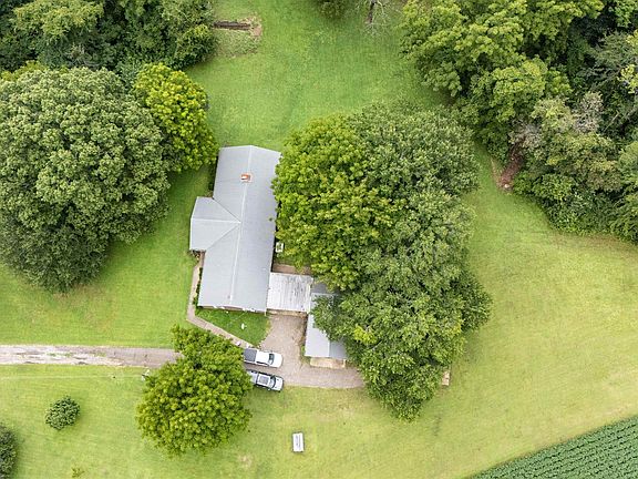 2nd image of 320 Rabbit Ranch Rd