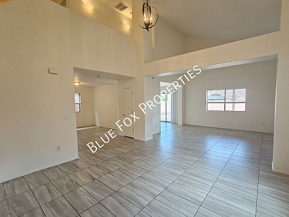 4th image of 2480 W Chris Oliver Way