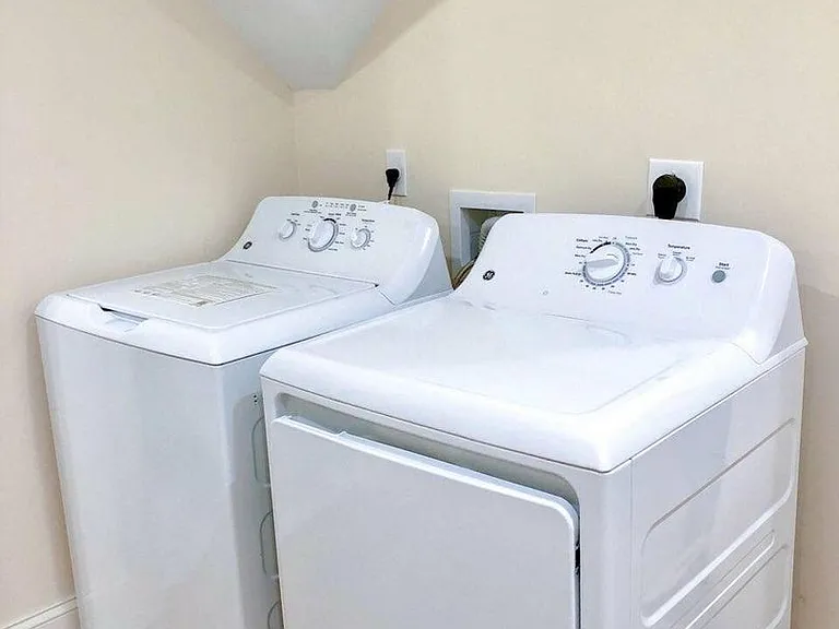 23 Higgins St #2 — Photo 8