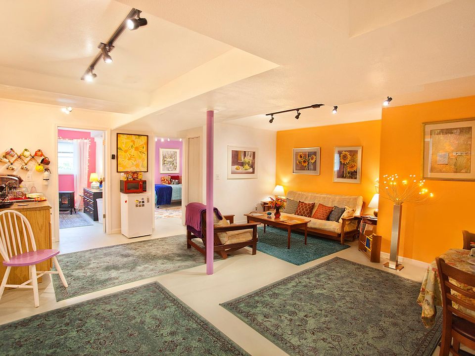 Entrance to the flat.