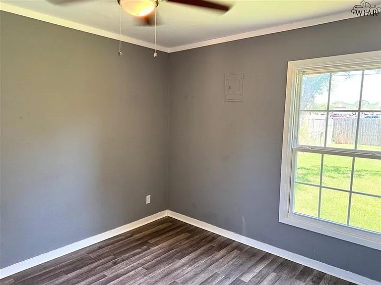 2949 Cunningham Dr — Photo 21