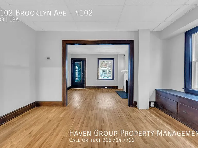 4102 Brooklyn Ave #4102 — Photo 6
