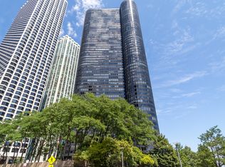 155 N Harbor Dr APT 202, Chicago, IL 60601