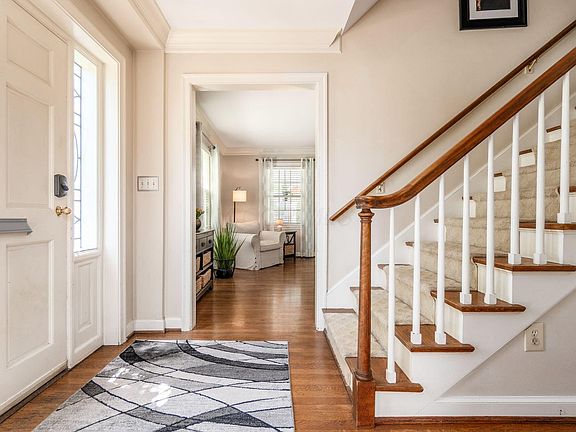 5th image of 353 Stanbery Ave