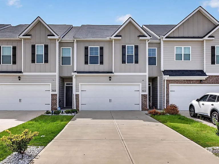 5413 Thrasher Ln — Photo 1