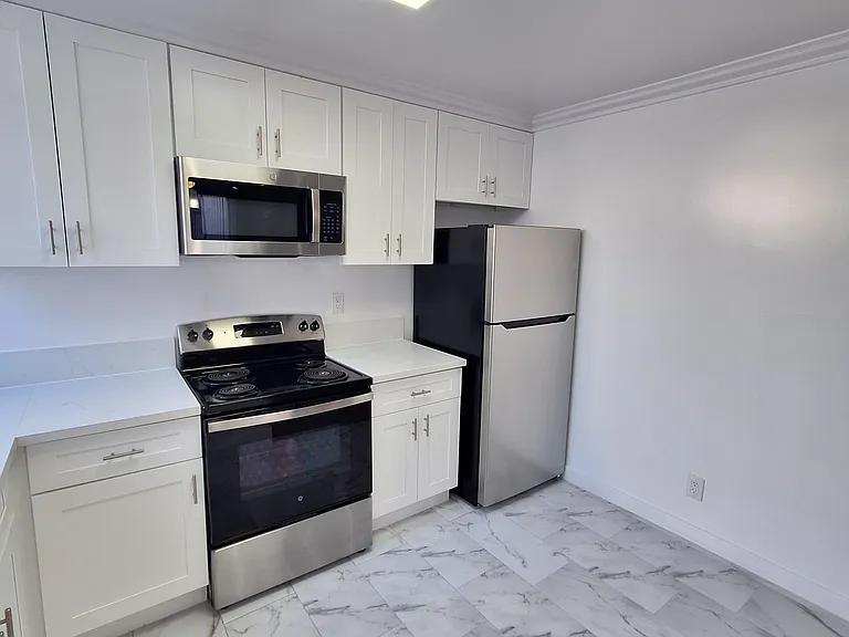 13907 Oxnard — Photo 10