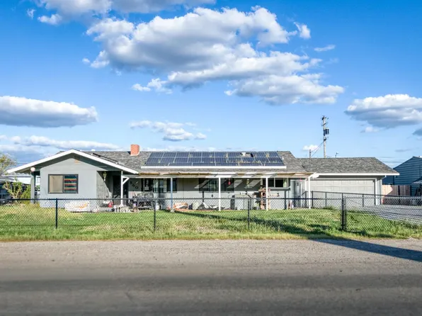 560 10th Ave, Kingsburg, CA 93631