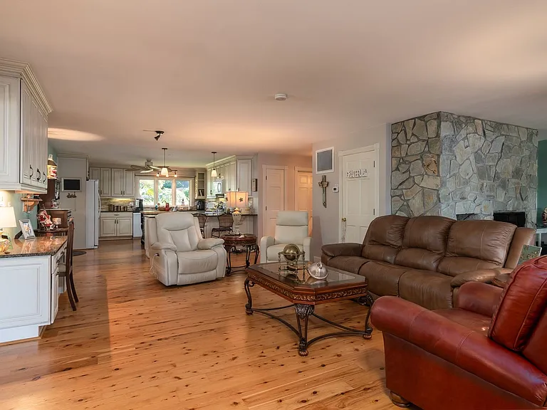 810A Madam Moores Ln — Photo 37