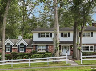 238 Spring Valley Rd, Park Ridge, NJ 07656