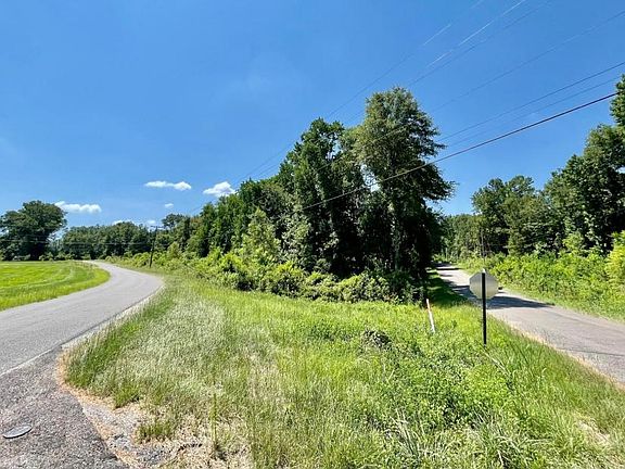Intersection of Dome House Rd and Country Circle Rd