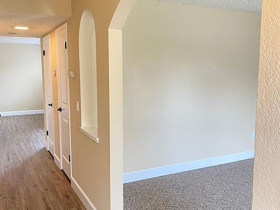 5th image of 184 Park Place Dr