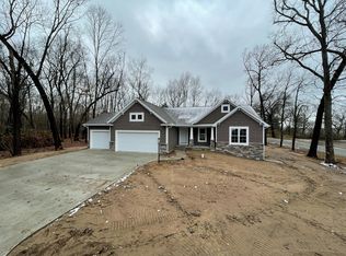 54825 Black Oak Ct, Bristol, IN 46507