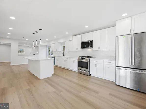 5 S Syracuse Dr, Cherry Hill, NJ 08034