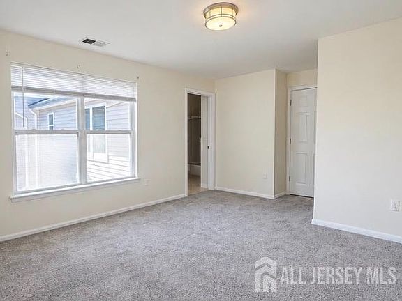 5th image of 524 Great Beds Ct