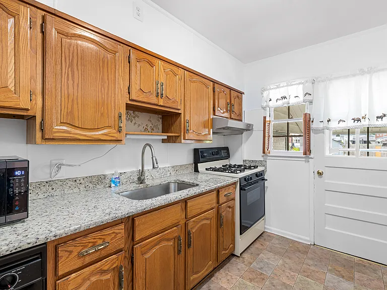 3317 Belsford Ct — Photo 16