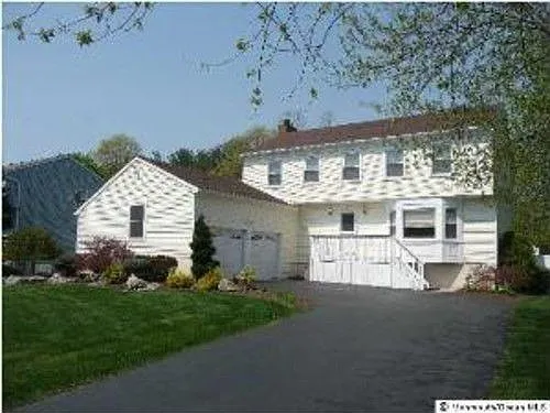 10 Castleton Ct photo 1