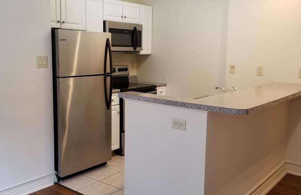 2nd image of 200 S 17th St #5I