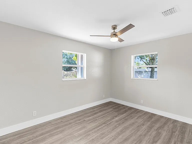 2171 NW 29th Ave — Photo 15