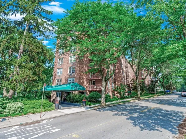 42-30 Douglaston Parkway #2P, Douglaston, NY 11363